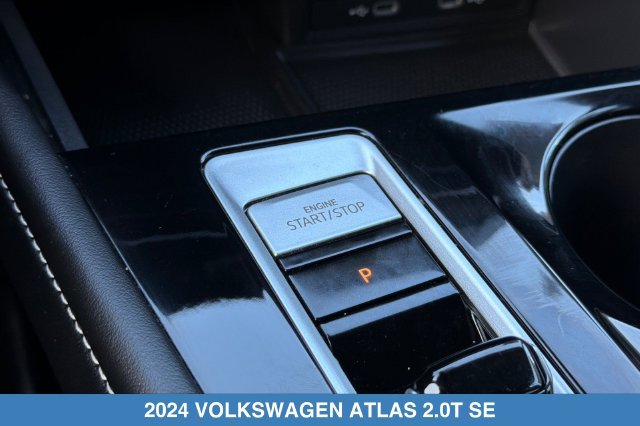 Used 2024 Volkswagen Atlas SE AWD/4WD image 25