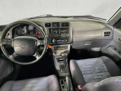 Used 1997 Toyota RAV4 2WD 4-Door w/ Upgrade Pkg w/ Tilt Wheel image 22