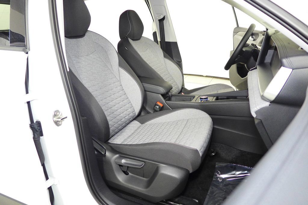 Used 2025 Volkswagen Tiguan S FWD image 18