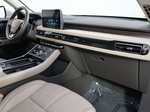 Used 2021 Lincoln Aviator Reserve w/ Equipment Group 208A AWD/4WD image 15