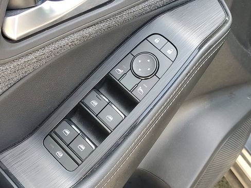 Used 2023 Nissan Rogue SV AWD/4WD image 20