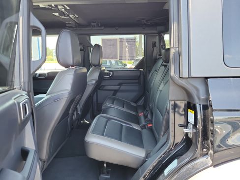 Used 2025 Ford Bronco Outer Banks w/ Sasquatch Package AWD/4WD image 23