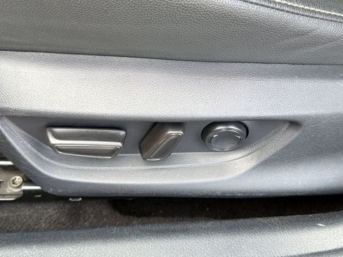 Used 2025 Toyota Camry SE FWD image 13