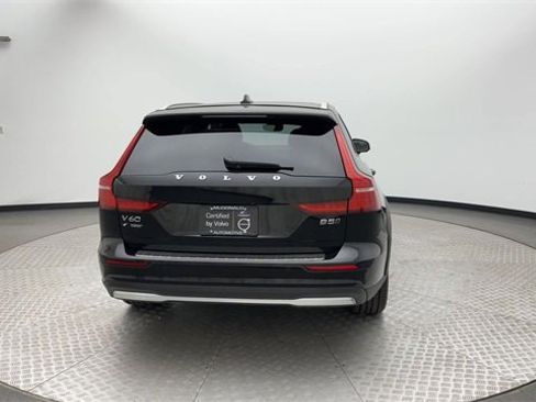 Certified 2023 Volvo V60 B5 Cross Country Plus w/ Climate Package image 3
