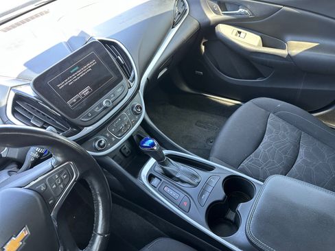 Used 2018 Chevrolet Volt LT w/ Comfort Package FWD image 29