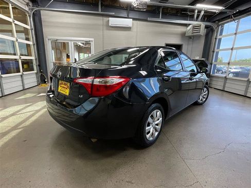 Used 2016 Toyota Corolla LE FWD image 5