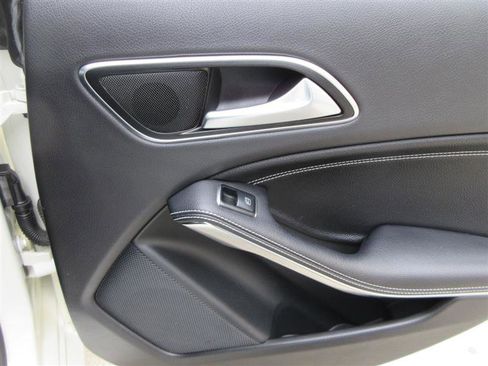 Used 2018 Mercedes-Benz CLA 250 4MATIC image 26