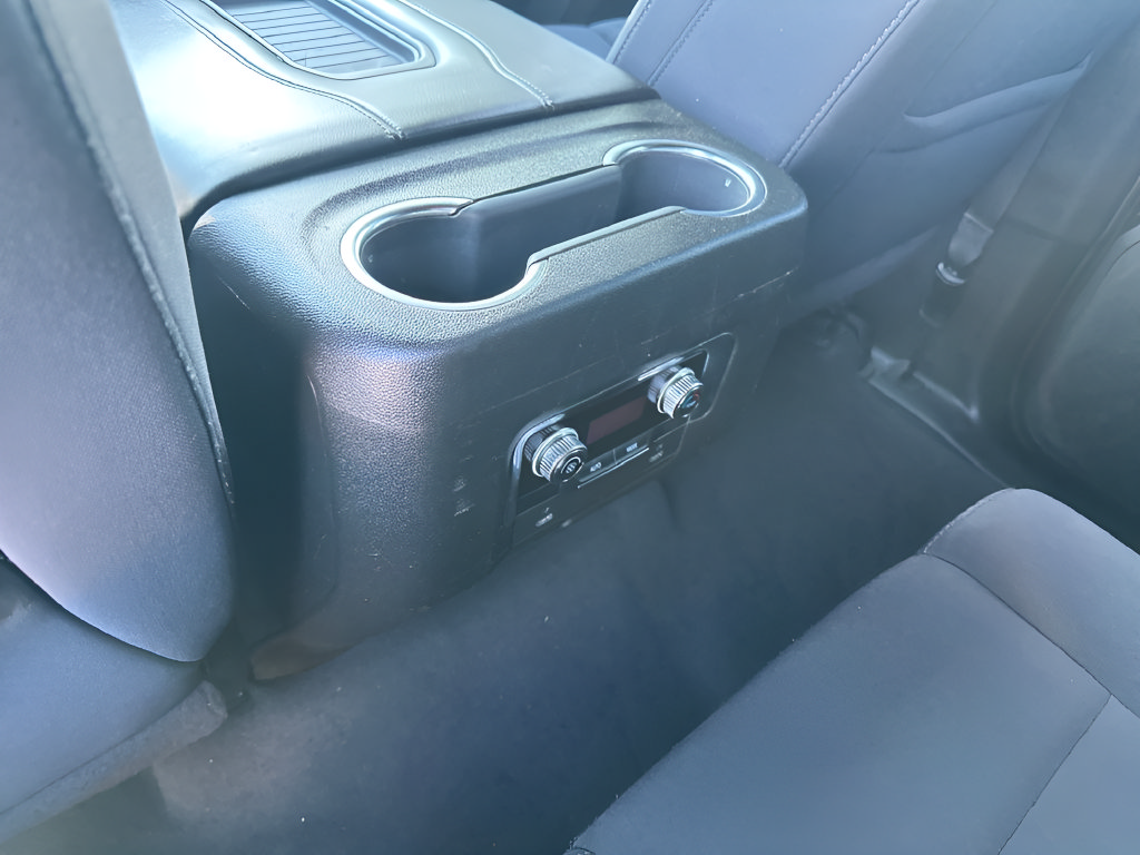 Used 2023 GMC Yukon XL SLE w/ Gmc Pro Safety Plus Package RWD image 32