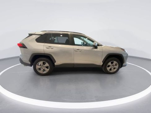 Used 2025 Toyota RAV4 XLE AWD/4WD image 9