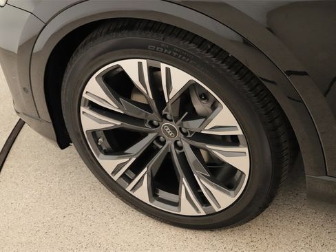 New 2026 Audi Q8 Premium Plus image 30