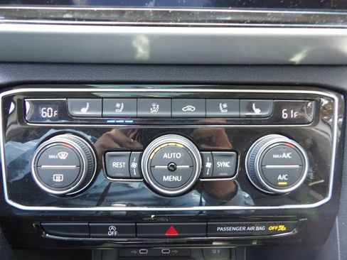 Used 2021 Volkswagen Atlas SEL Premium AWD/4WD image 30