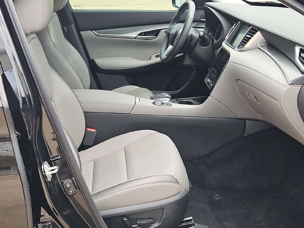 Used 2023 INFINITI QX50 Luxe FWD image 28