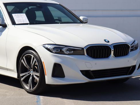 Used 2024 BMW 330i Sedan image 2