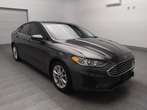 Used 2020 Ford Fusion SE image 13