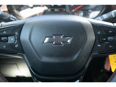 Used 2025 Chevrolet Trax RS w/ Driver Confidence Package FWD image 5