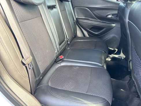 Used 2020 Buick Encore Preferred image 18