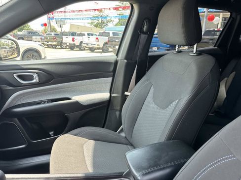 Used 2024 Jeep Compass Sport AWD/4WD image 15