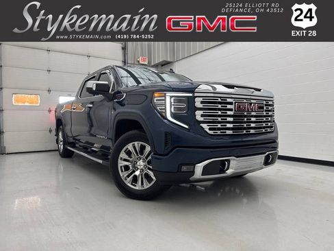 Used 2022 GMC Sierra 1500 Denali w/ Technology Package AWD/4WD image 1