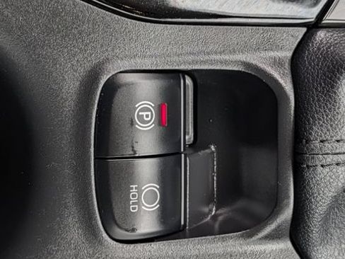 Used 2025 Toyota Corolla Cross XLE w/ Convenience Package FWD image 15