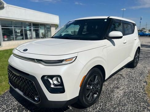 Used 2020 Kia Soul EX FWD image 3