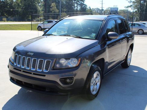 Used 2016 Jeep Compass Latitude image 5