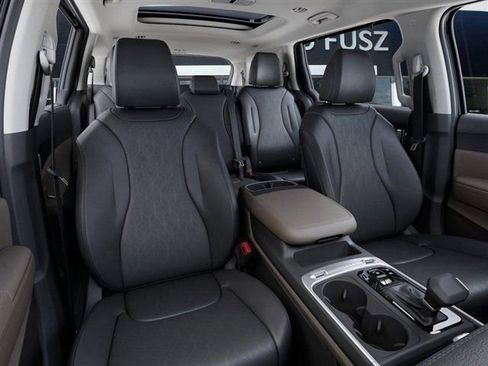 New 2026 Kia Carnival SX image 15