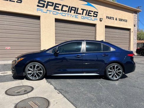Used 2022 Toyota Corolla SE FWD image 3