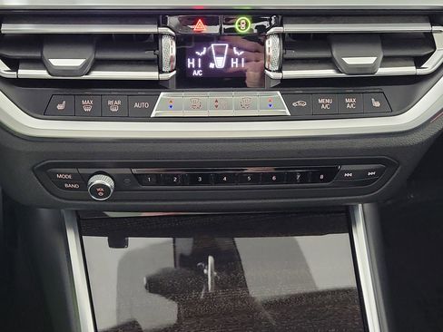 Used 2019 BMW 330i xDrive Sedan w/ Convenience Package image 21