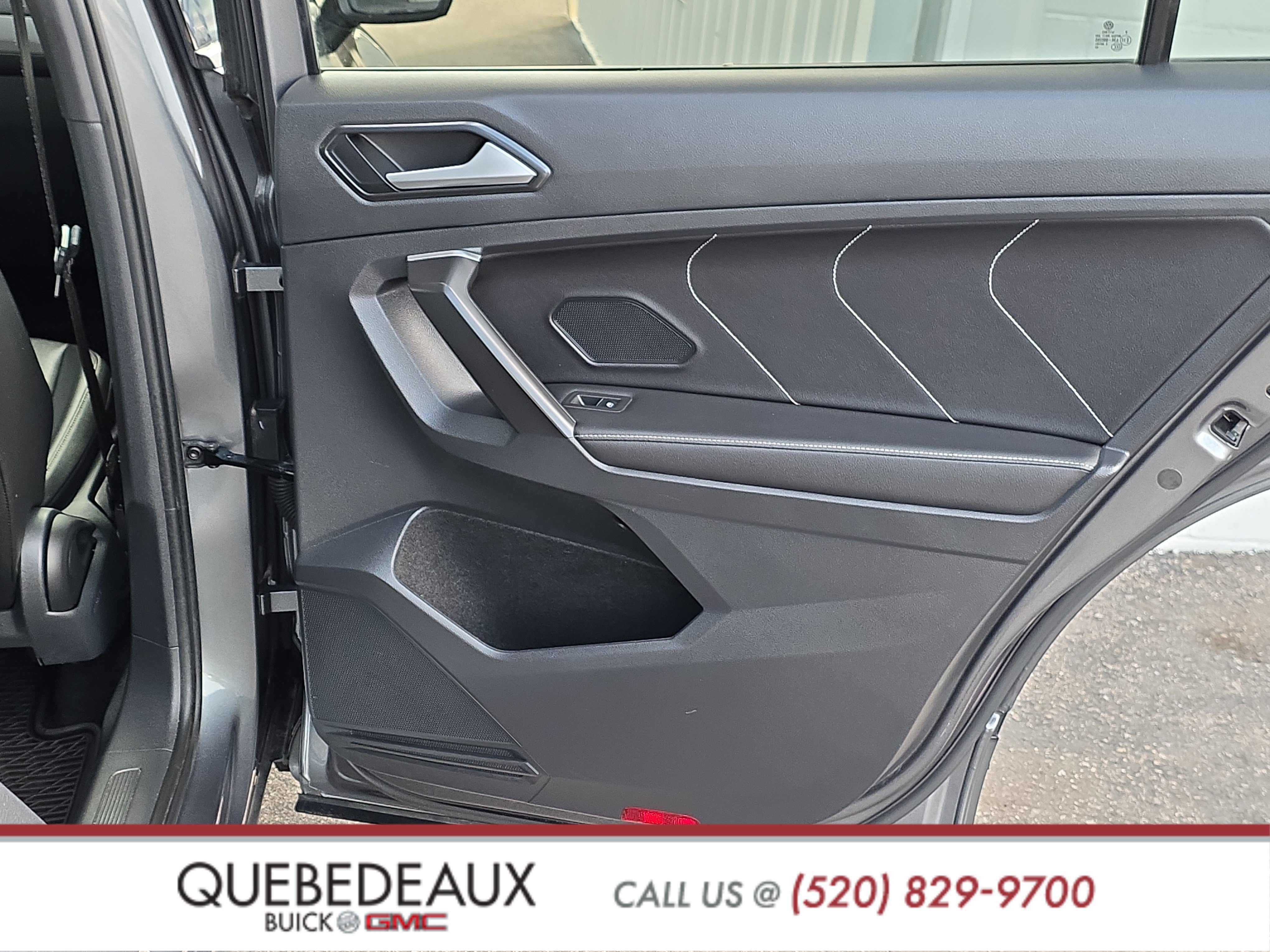 Used 2022 Volkswagen Tiguan SE R-Line FWD image 26