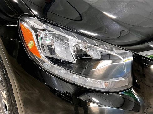 Used 2019 Mercedes-Benz GLC 300 4MATIC image 32