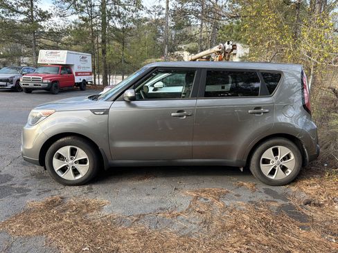 Used 2014 Kia Soul Base 4D Hatchback image 4