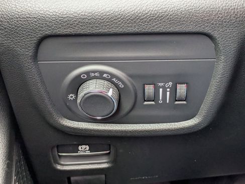 New 2026 Jeep Grand Cherokee Altitude AWD/4WD image 17