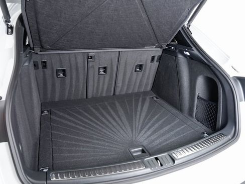 Used 2025 Porsche Macan image 29