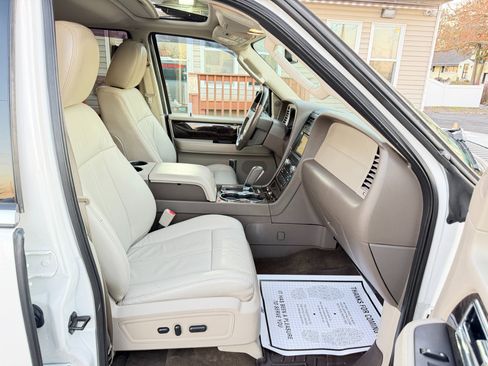 Used 2015 Lincoln Navigator L 4WD image 50