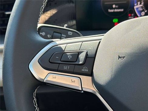 New 2026 Volkswagen Tiguan SE FWD image 15