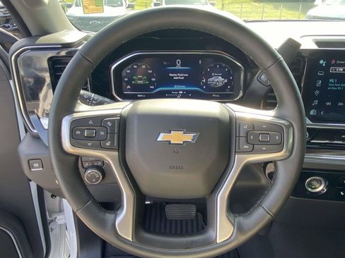 Used 2024 Chevrolet Silverado 1500 LT image 19