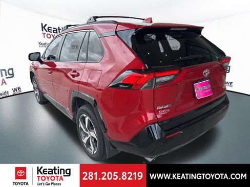 Used 2025 Toyota RAV4 SE w/ Weather & Moonroof Package image 5