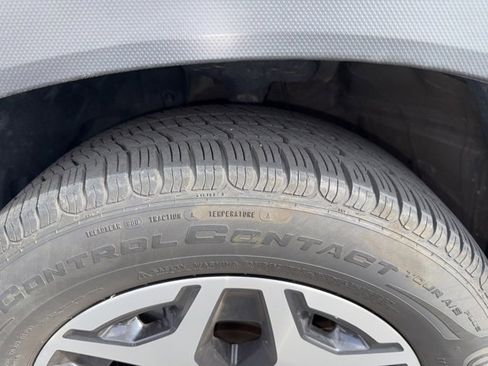 Used 2020 Subaru Forester Premium image 4