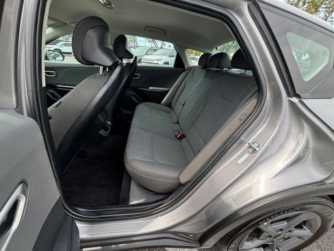 Used 2025 Kia K4 LXS image 28