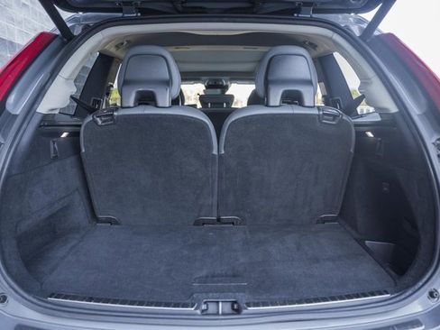 Used 2020 Volvo XC90 T6 Momentum image 11