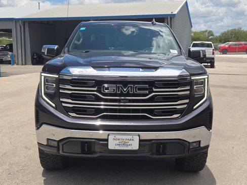 Used 2022 GMC Sierra 1500 SLT AWD/4WD image 8