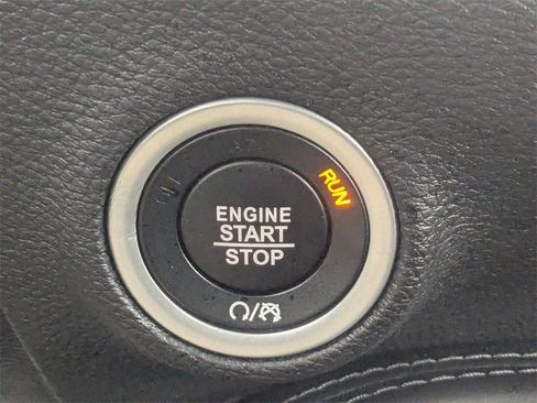 Used 2022 Dodge Challenger R/T w/ Driver Convenience Group image 21