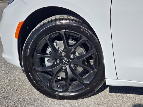 New 2026 Chrysler Pacifica Select w/ S Appearance Package image 10