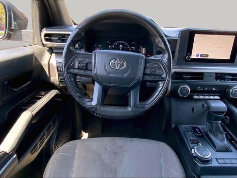 Used 2025 Toyota Tacoma SR5 AWD/4WD image 5