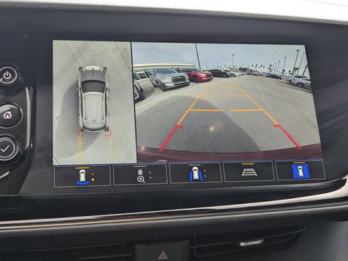 Used 2022 Buick Envision Avenir w/ Technology Package II image 11