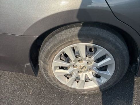 Used 2018 Nissan Altima 2.5 S w/ S Convenience Package image 26