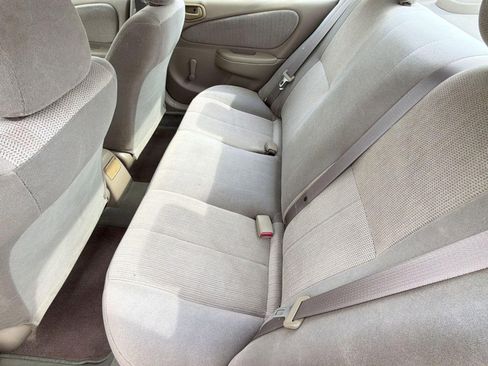 Used 2001 Toyota Corolla CE FWD image 26