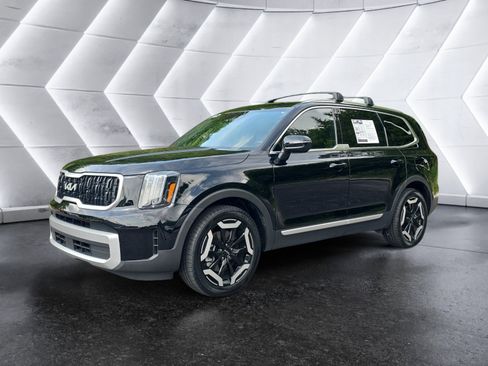 Used 2023 Kia Telluride EX w/ EX Captain's Chair Package AWD/4WD image 1