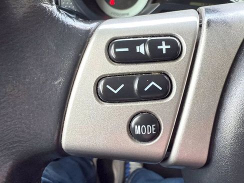 Used 2011 Toyota FJ Cruiser 4WD image 12