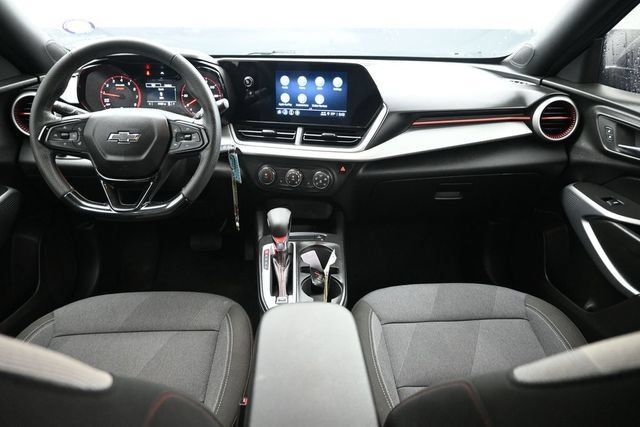 Used 2024 Chevrolet Trax RS w/ Driver Confidence Package FWD image 15